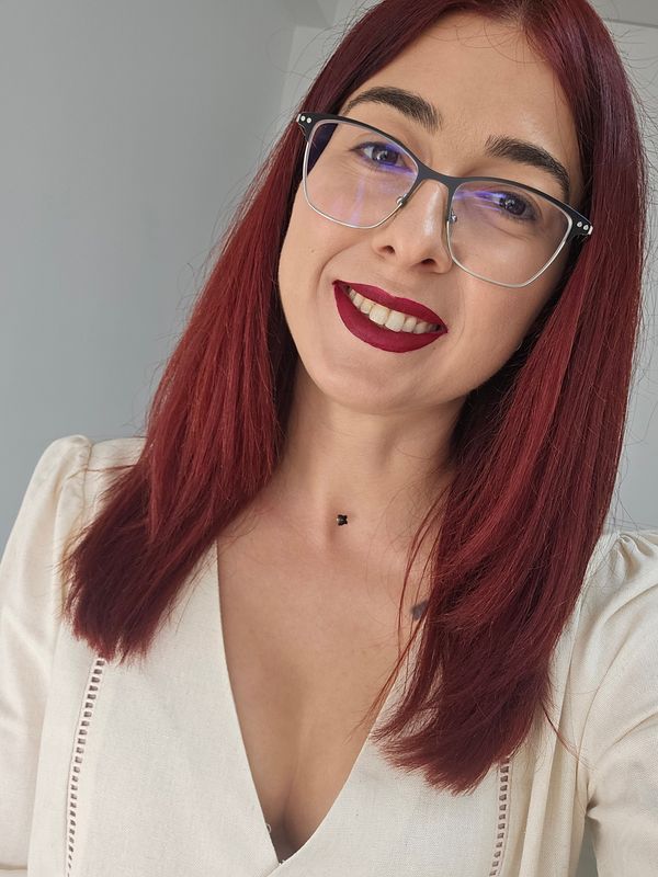 Dr. Laura Minodora Abagiu