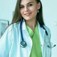 Dr. Roxana Elena Soare Dr. Roxana Elena Soare — consultație medicală online pe Ringdoc