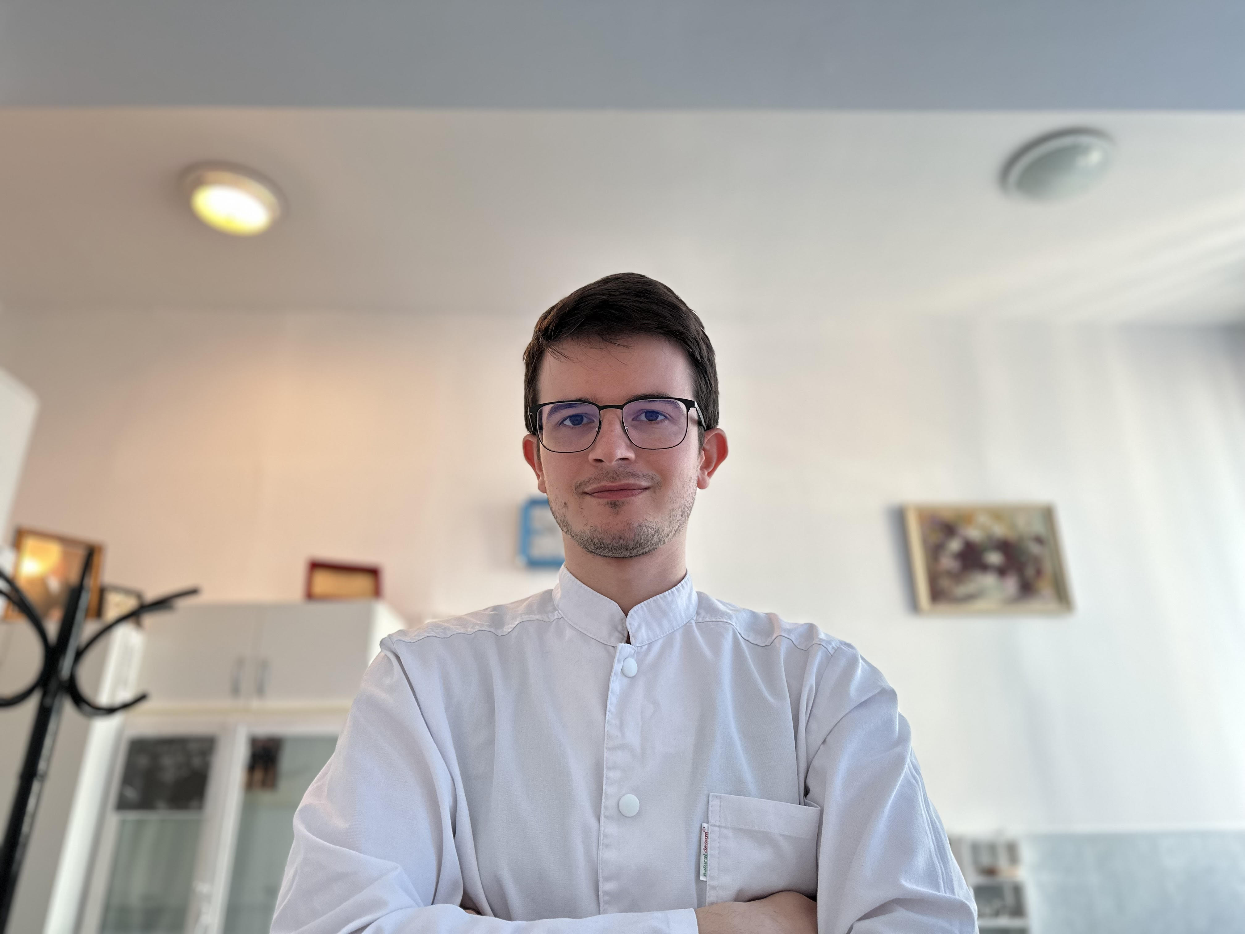 Dr. Radu Nicolae Damian