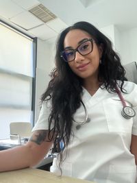Dr. Ana Maria Sarpe, Internal Medicine — online medical consultation on Ringdoc