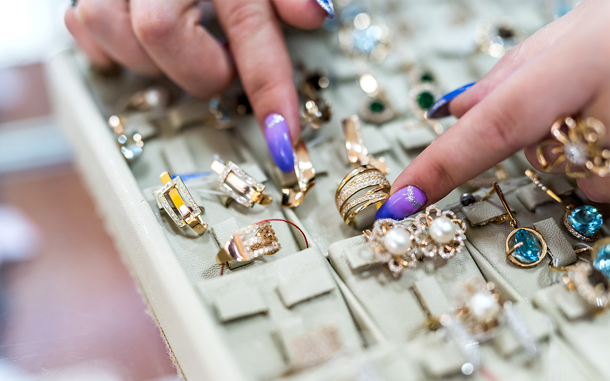 How to Choose the Best Bulk Silver Jewelry Supplier for Your Business