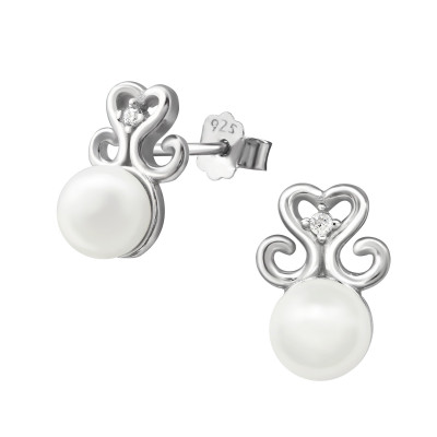 Silver Hearts Ear Studs with Cubic Zirconia and Snythetic Pearl