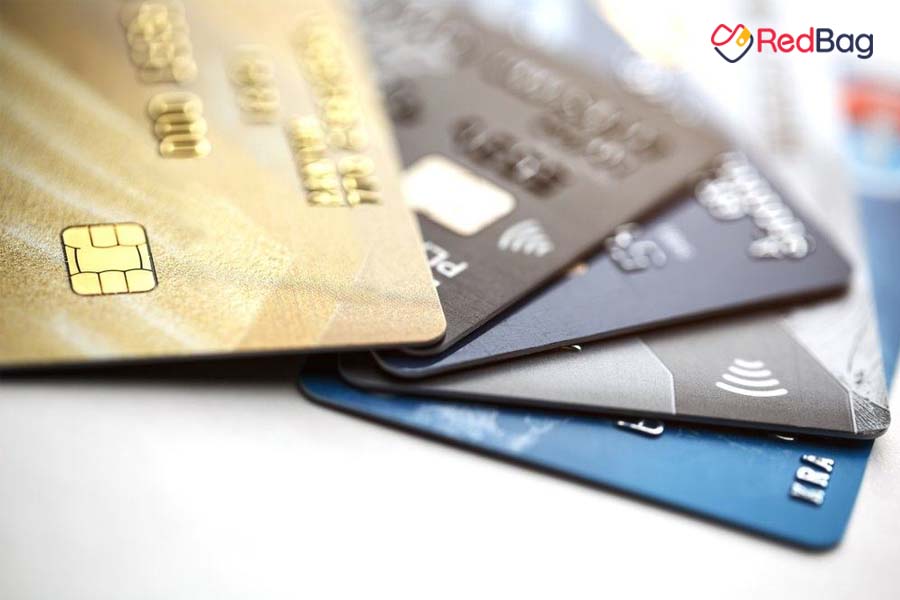 Thẻ ngân hàng giúp việc giao dịch, thanh toán dễ dàng hơn, hạn chế được các rủi ro khi sử dụng tiền mặt