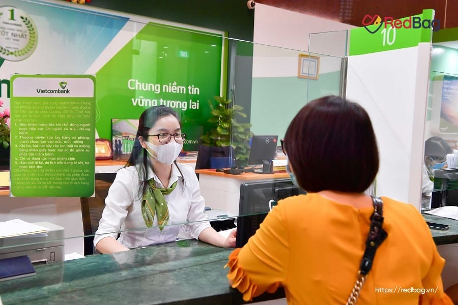 thời gian làm việc vietcombank