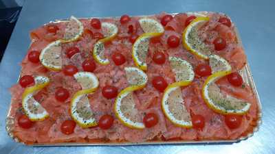 Plateaux de saumon mariné