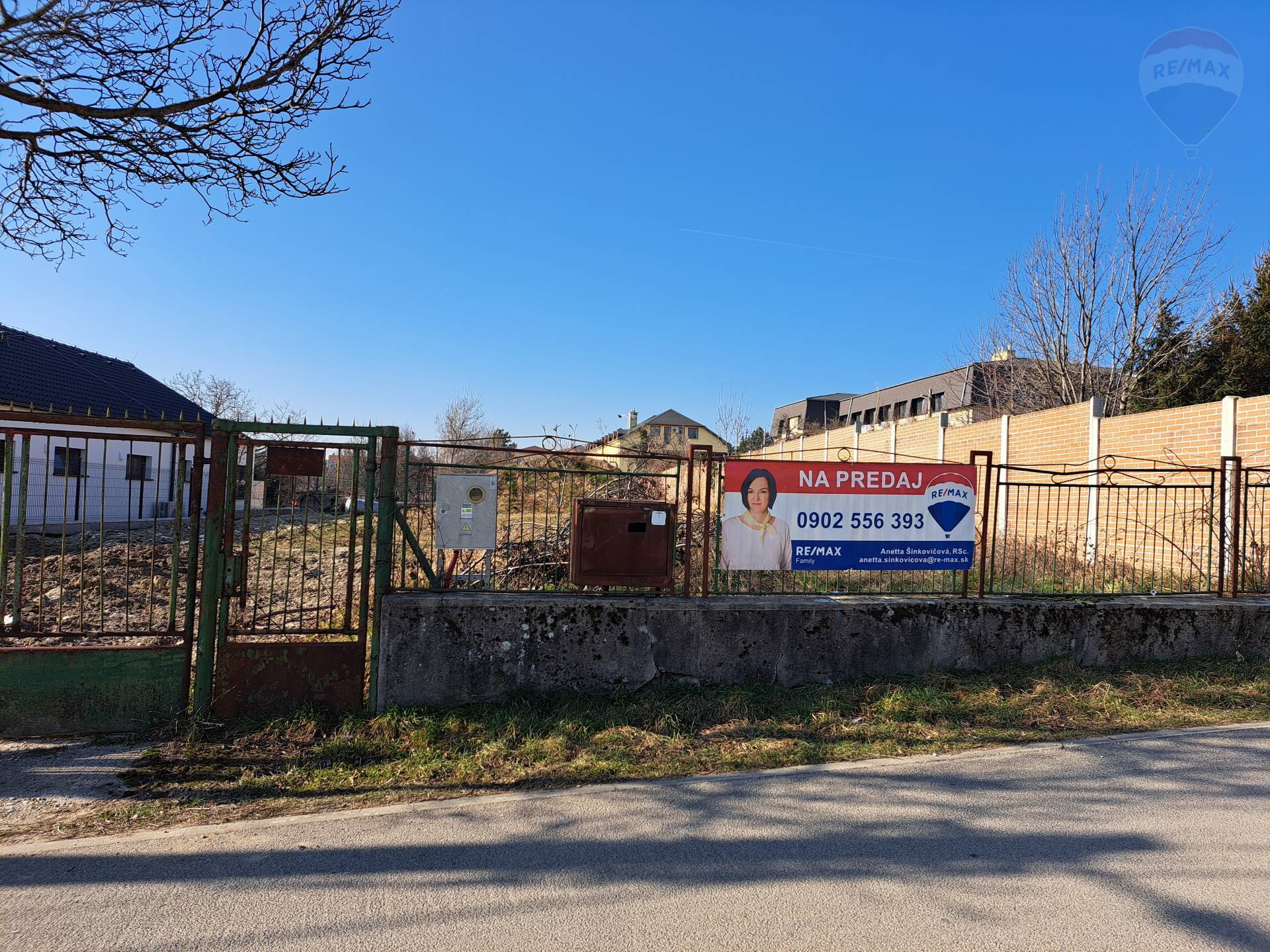 Predaj pozemku 600 m2 Nitrianske Hrnčiarovce