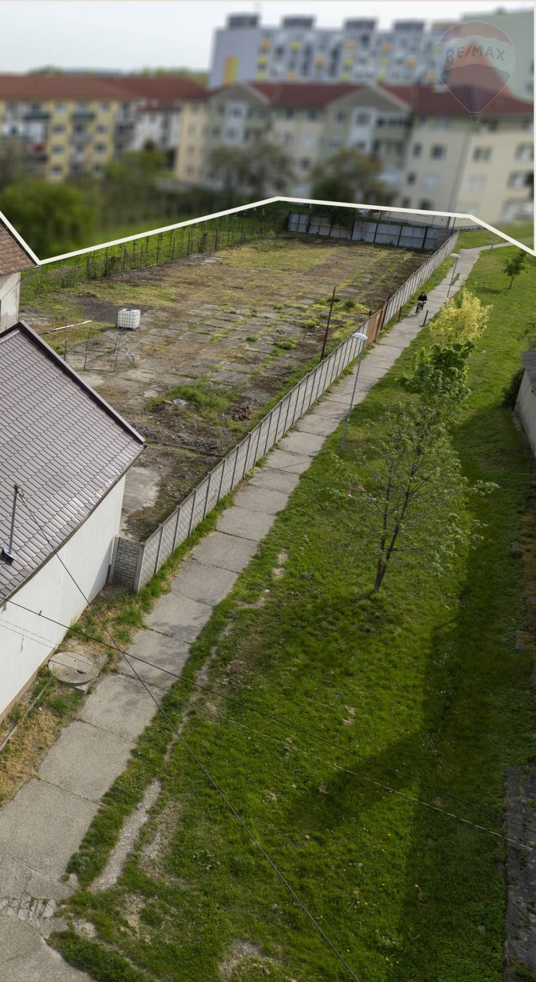 Predaj pozemku 1300m2 v centre mesta Veľký Meder