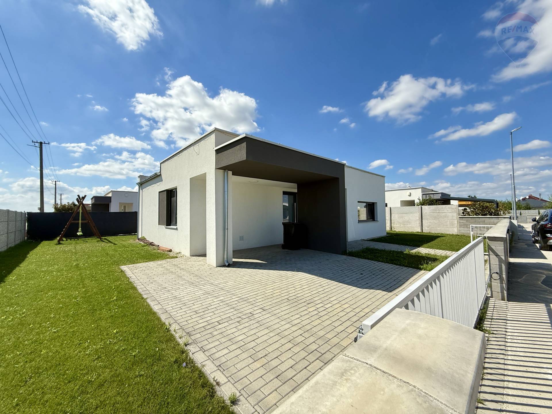 PRENÁJOM: 3IZBOVÝ RODINNÝ DOM, DOLNÝ BAR