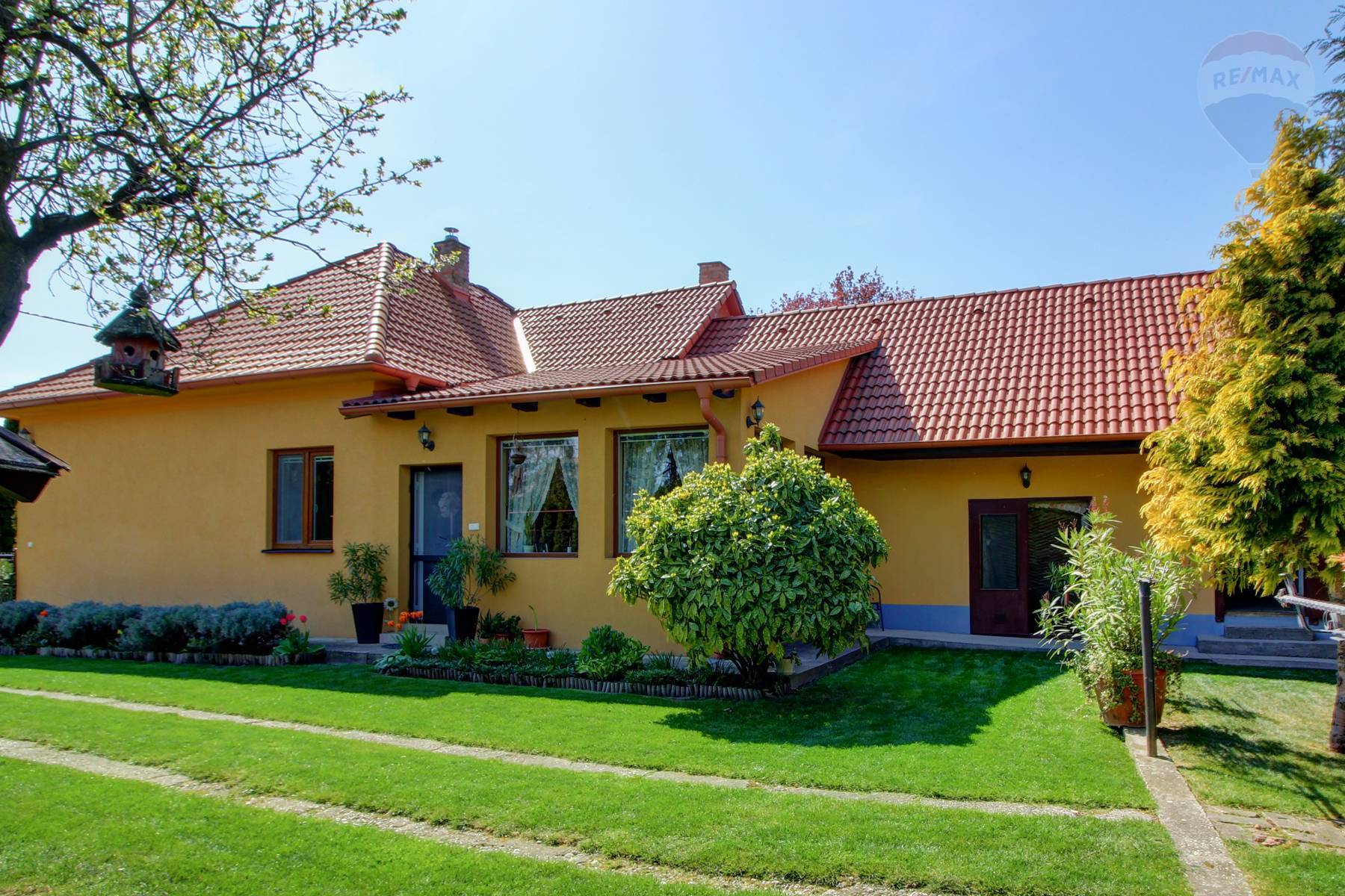 NA PREDAJ: RODINNÝ DOM, DOBROHOŠŤ