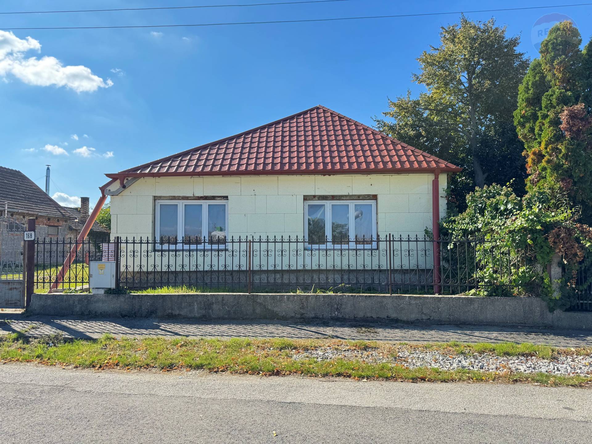 Znížená cena! Predaj rodinného domu, Veľké Blahovo, pozemok 983 m2, holodom 