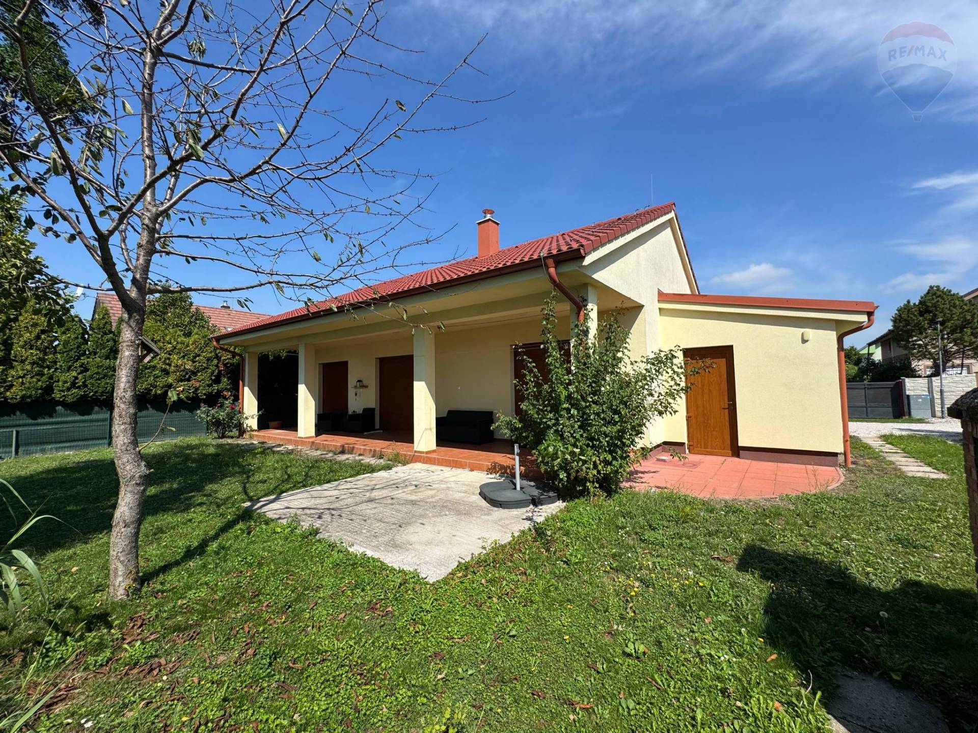 NA PRENÁJOM: 3i Bungalow s terasou, v tesnej blízkosti Šulianského Jazera.