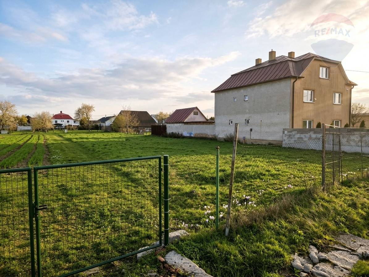 NA PREDAJ: Exkluzívny stavebný pozemok s výbornou dostupnosťou – Horovce