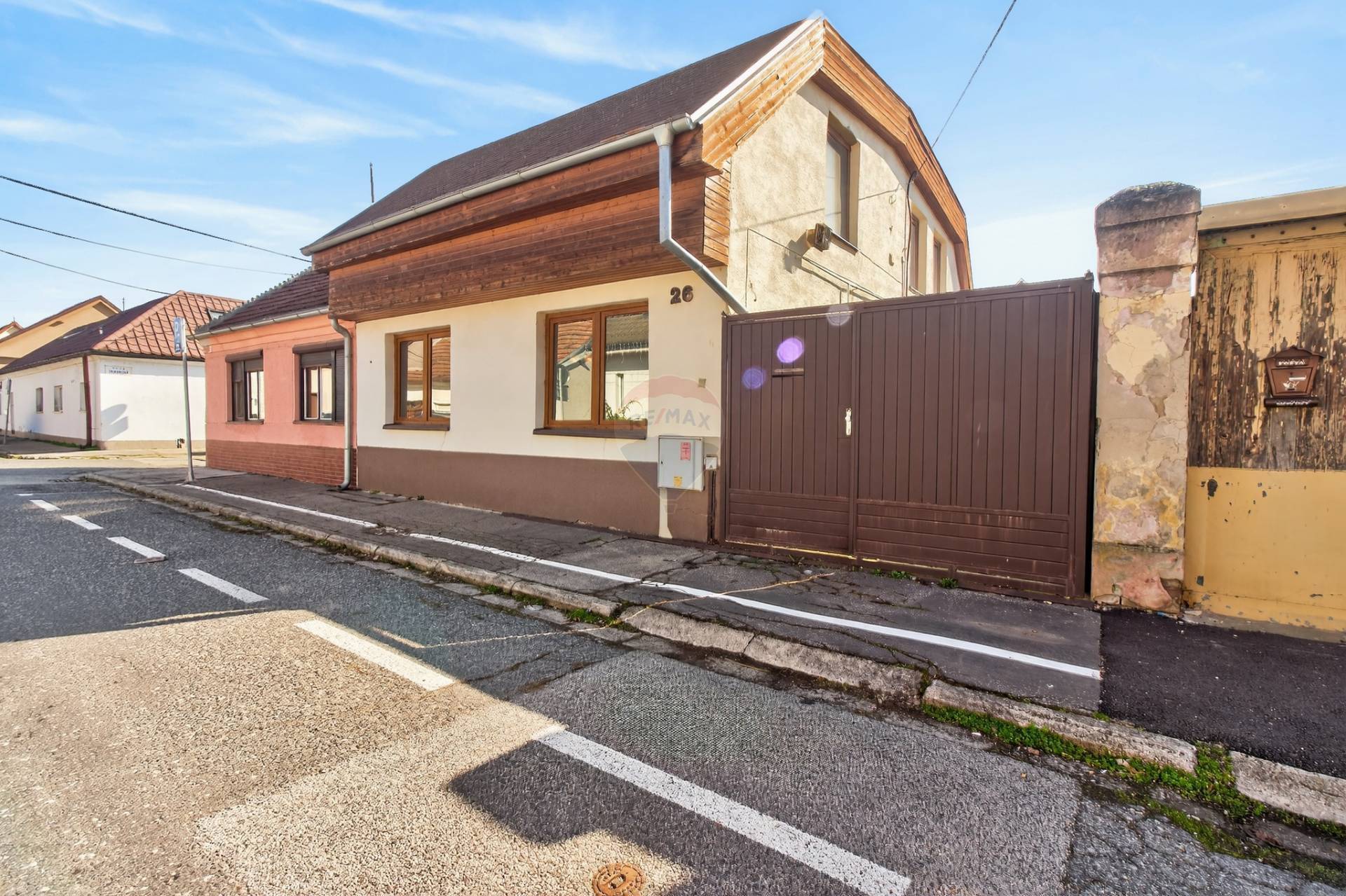 REMAX ponúka na predaj 3 izb. rodinný dom v pokojnej lokalite v Trnave.