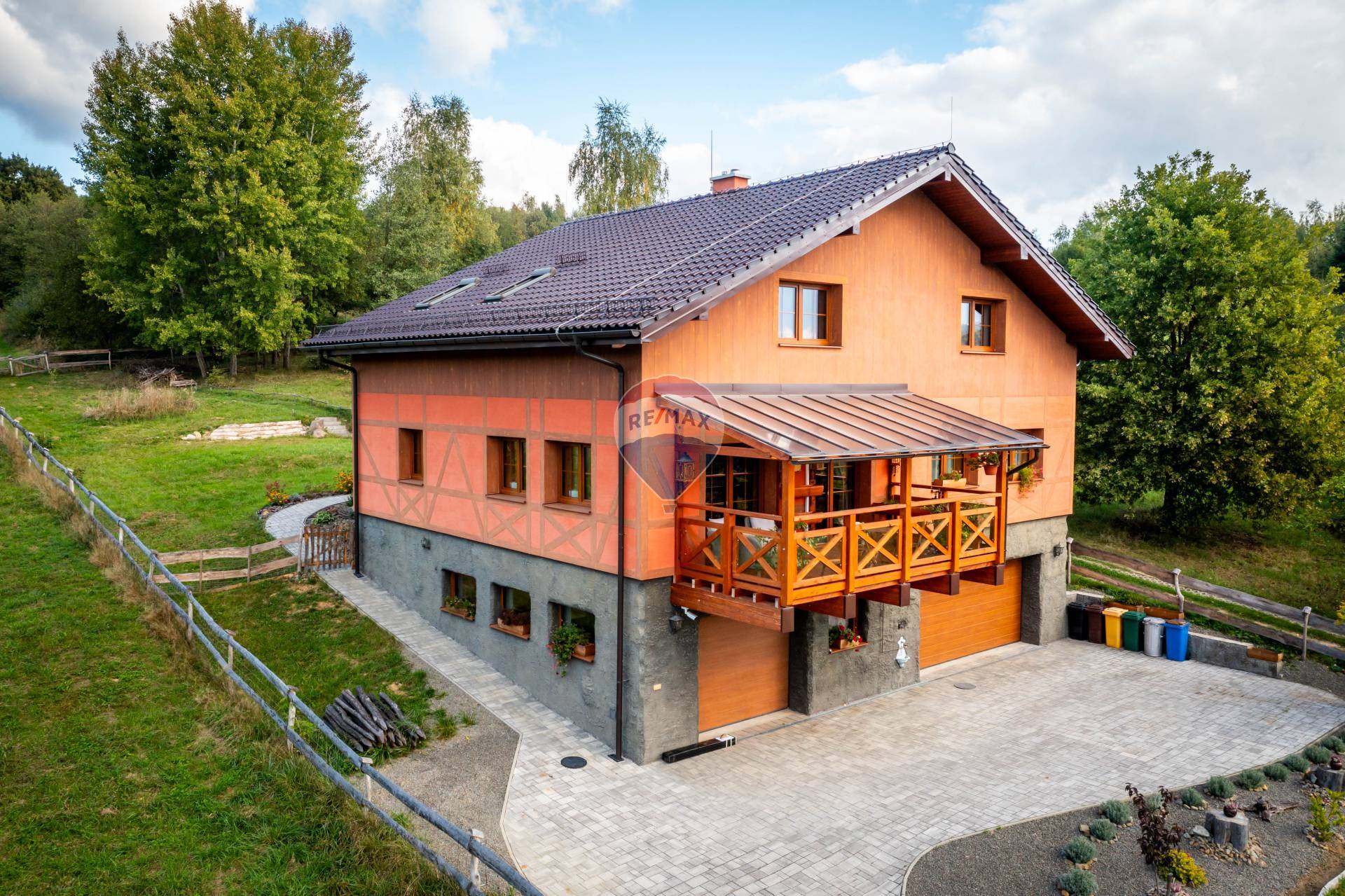 PREDAJ, Rodinný dom, Snina, Ul. Jesenského, pozemok 5784 m2, vlastné letisko Kolonica