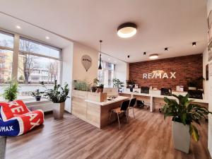 RE/MAX Grand