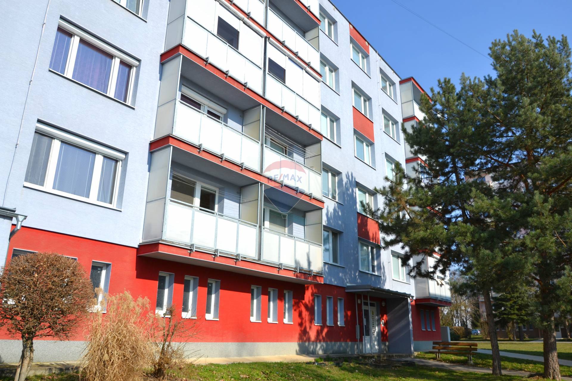 Veľkorysý 4-izb. byt na predaj v meste Poltár