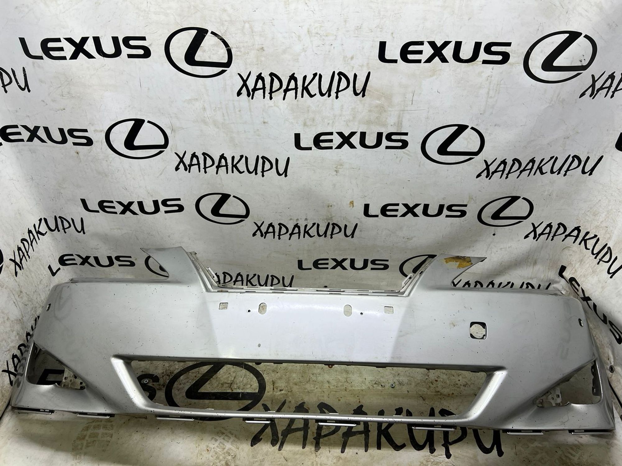 Бампер передний Lexus IS250