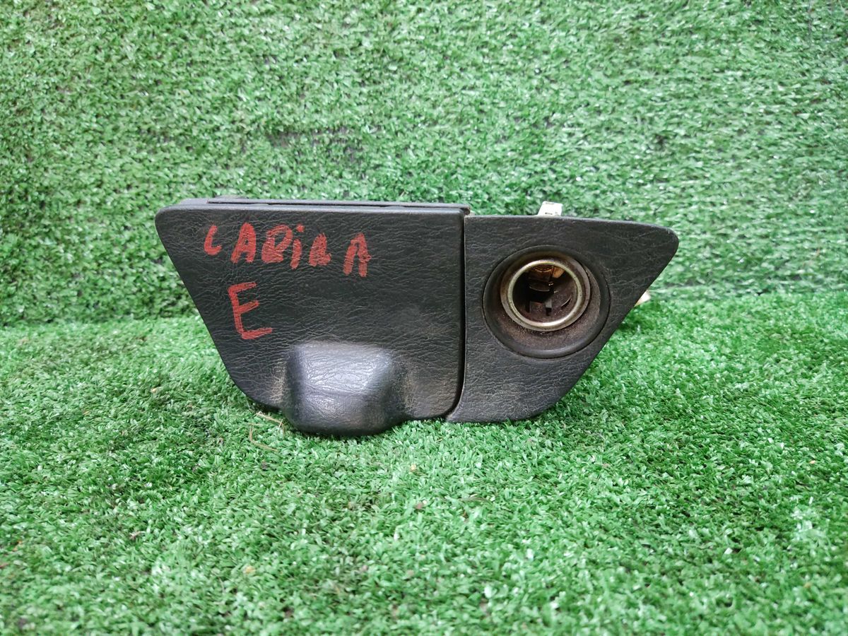 Пепельница Toyota Carina E AT190 4AFE