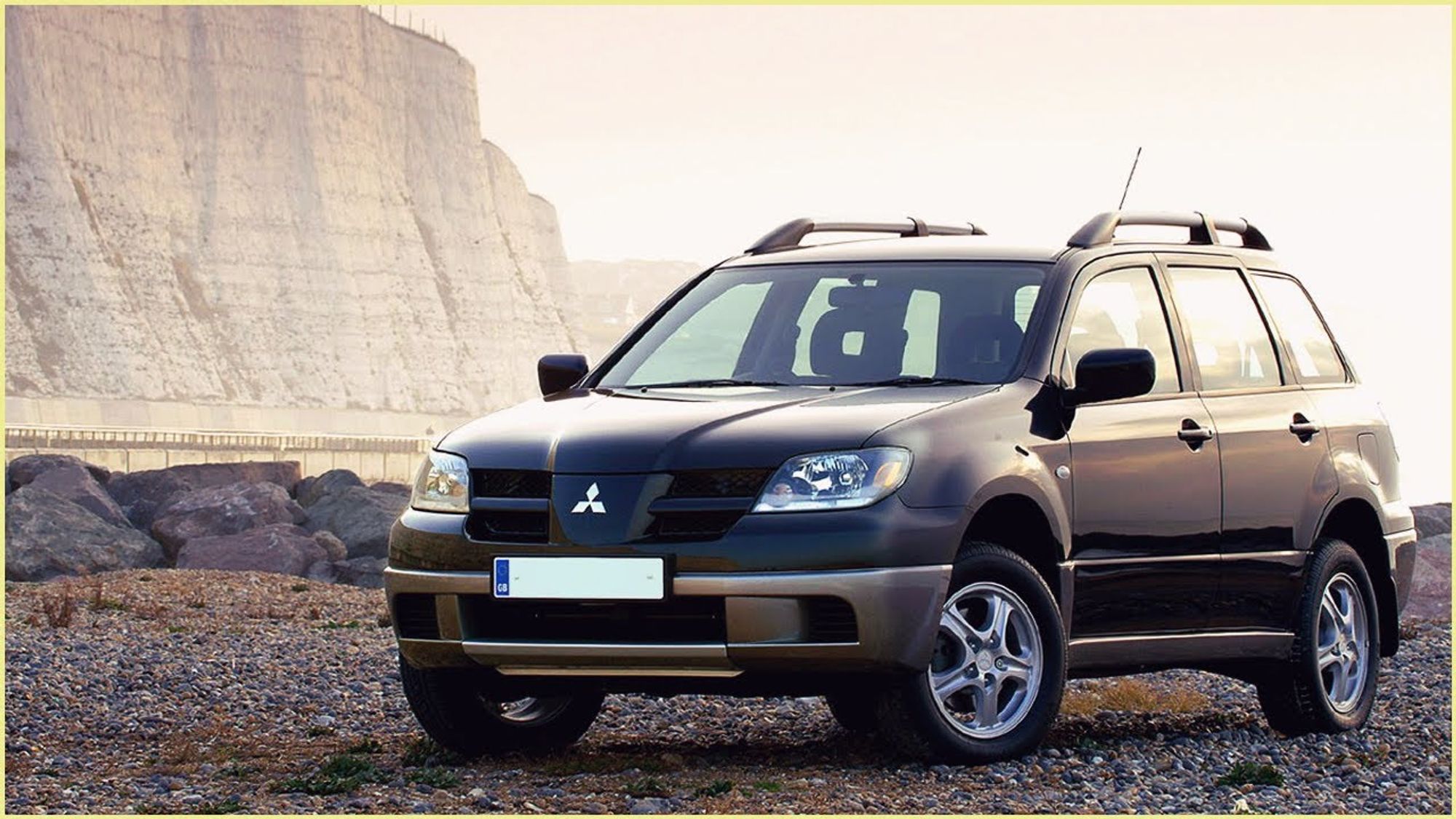 Mitsubishi поколение 1. Mitsubishi Outlander 2003. Митсубиси Аутлендер 1 поколения. Mitsubishi Outlander 2001. Mitsubishi Outlander i 2003-2007.