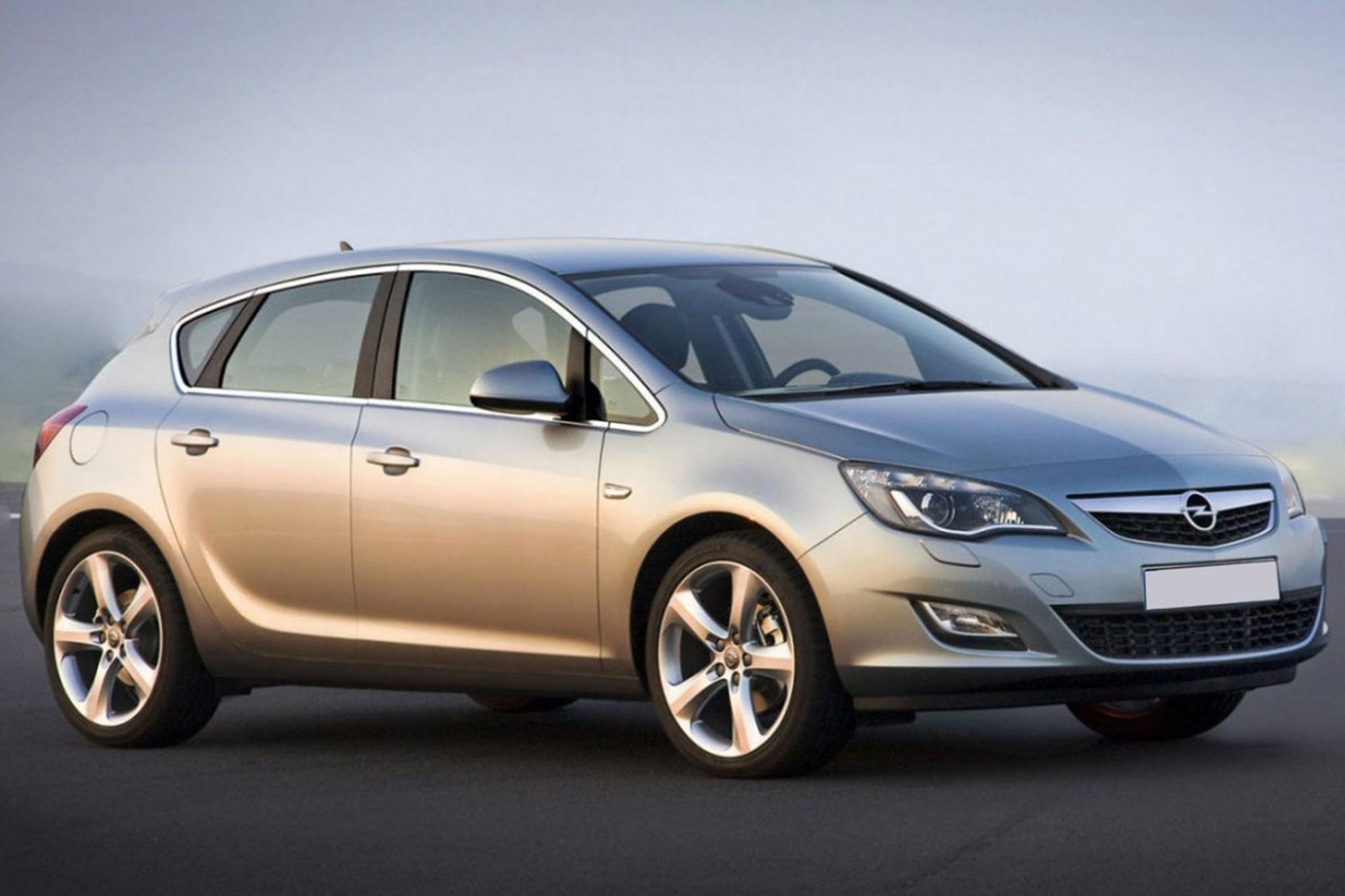 Автомобили хэтчбек с пробегом. Opel Astra j. Opel Astra j хэтчбек. Opel Astra j 2015.