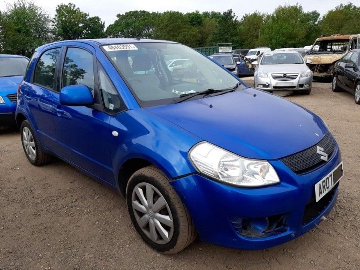 Бампер задний Suzuki SX4 I (Classic)