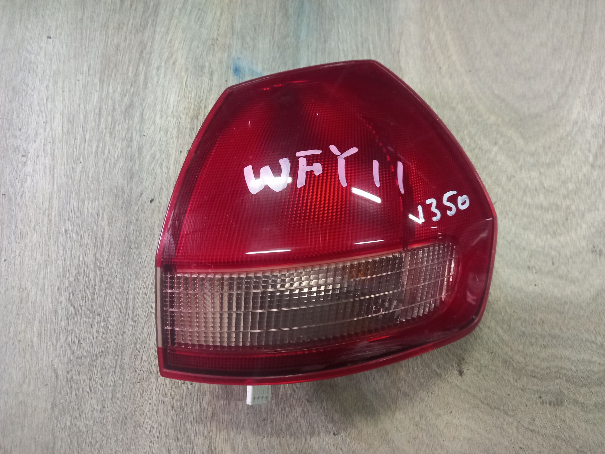 1350 Стоп-сигнал задний пр. Nissan Wingroad WFY11