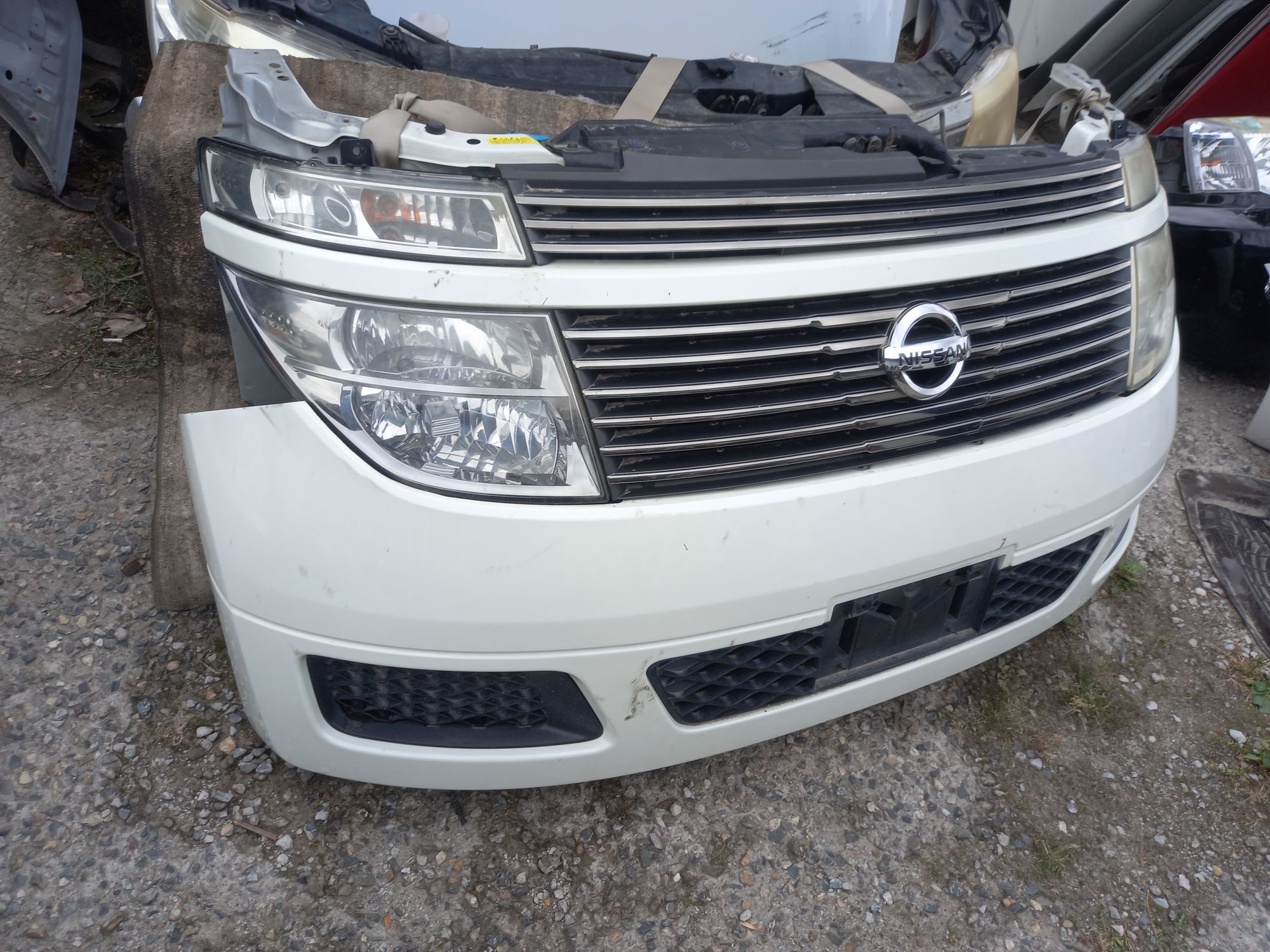 40 Ноускат Nissan Elgrand  E51