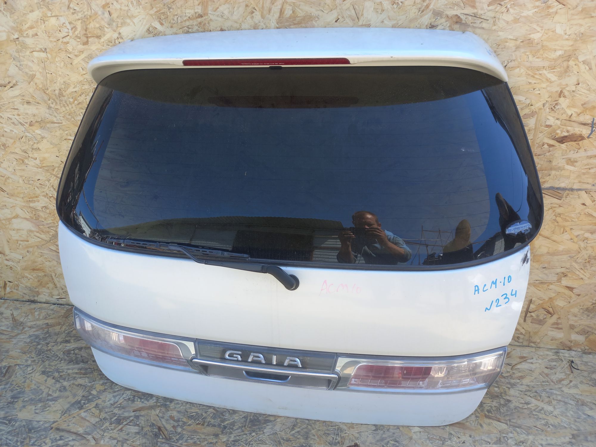 234 5-я дверь Toyota Gaia ACM10