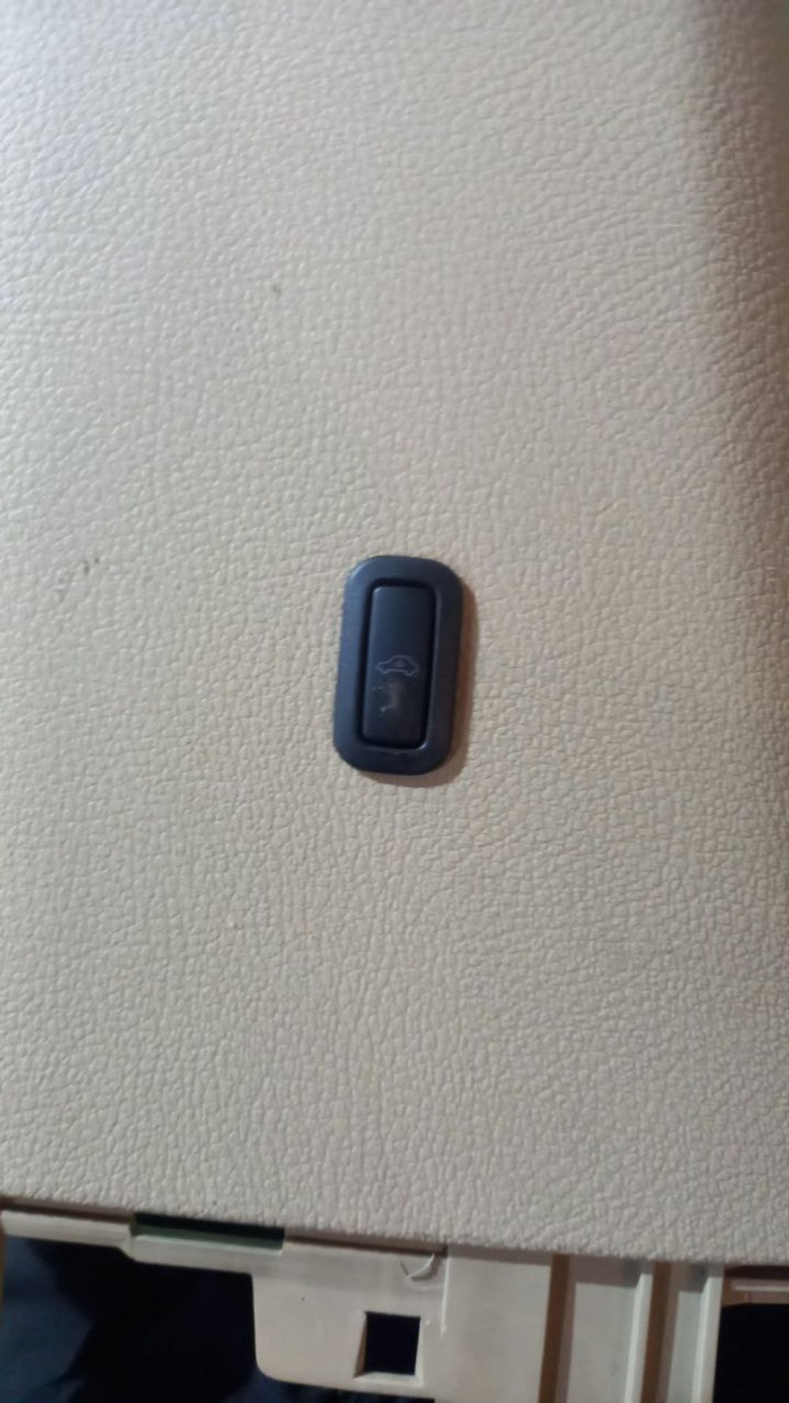 Кнопка отключеня сигнализации Volkswagen Golf Plus