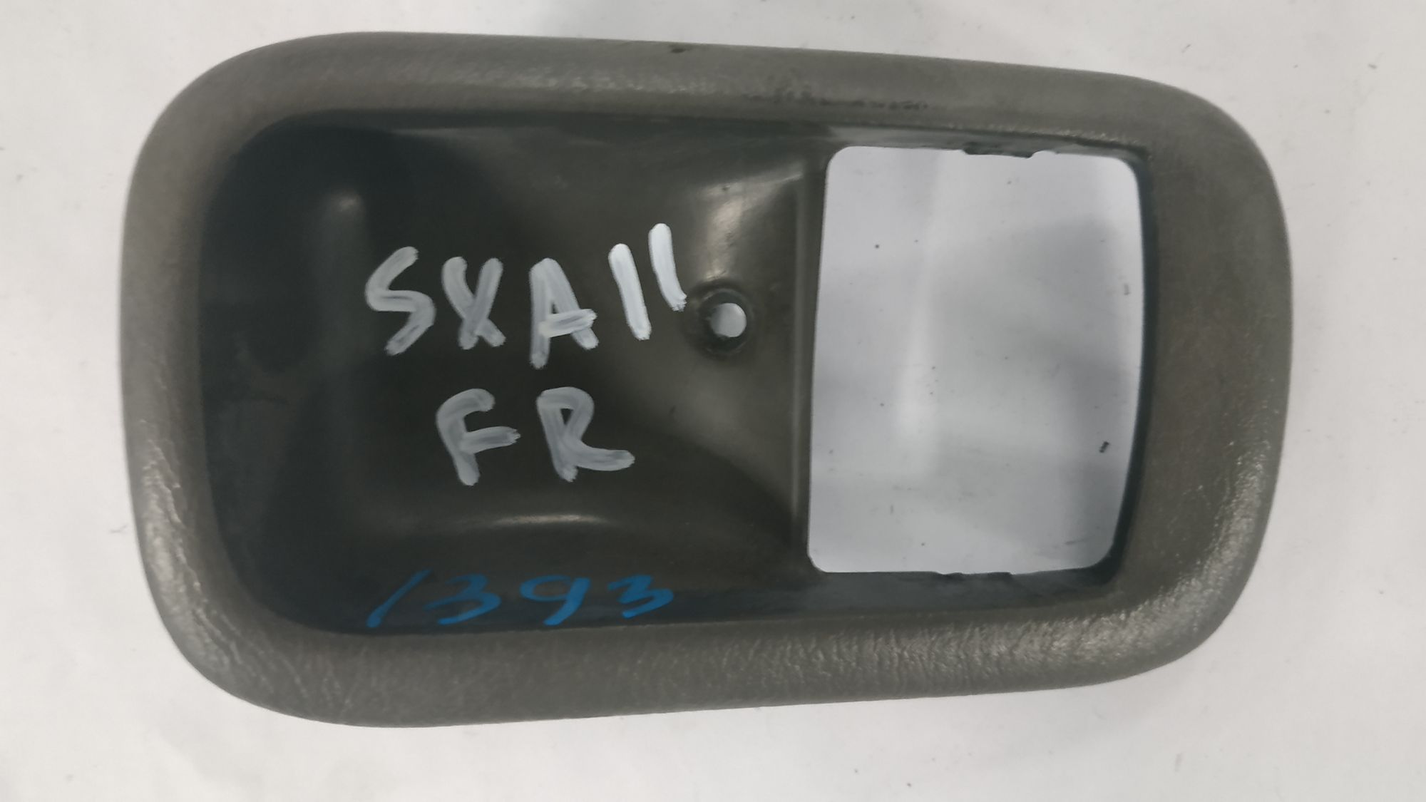 Накладка на ручку передней правой двери SXA11