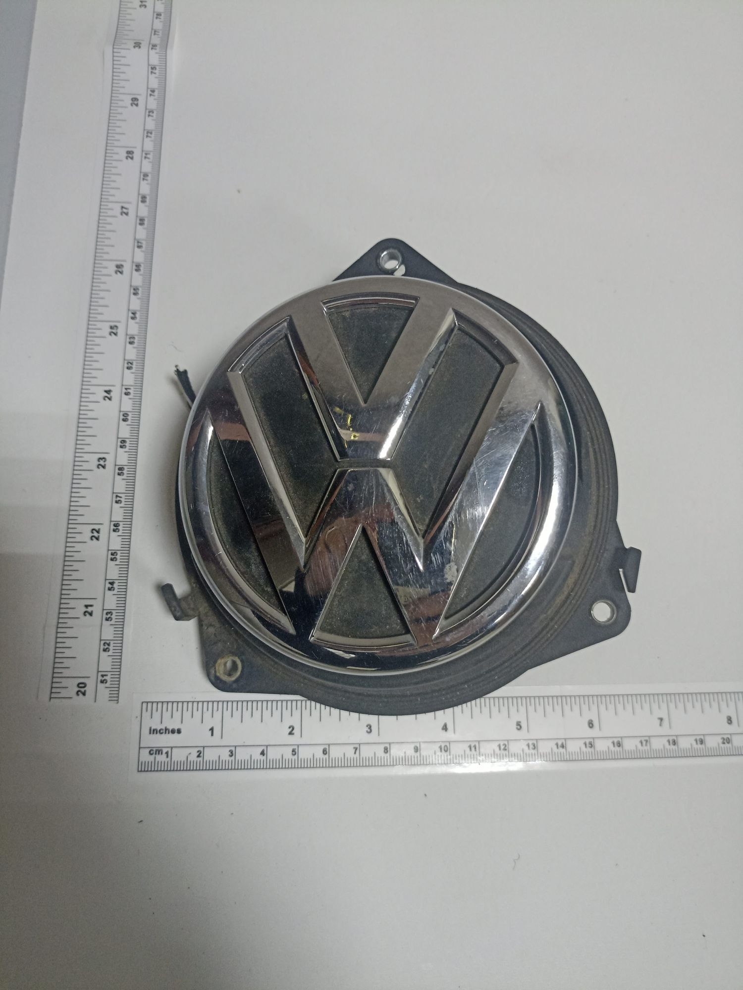 Кнопка открывания багажника Volkswagen Passat ...