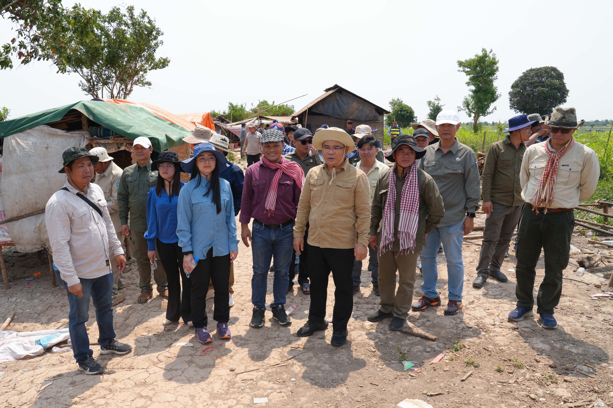 ឯកឧត្តម រដ្ឋមន្ត្រី ថោ ជេដ្ឋា ប្រធានអាជ្ញាធរទន្លេសាប អញ្ជើញចុះពិនិត្យ និង ស្វែងយល់ ពីស្ថានភាព បឹងទន្លេសាប ក្នុងភូមិសាស្ត្រ ខេត្តកំពង់ឆ្នាំង និង ខេត្តកំពង់ធំ