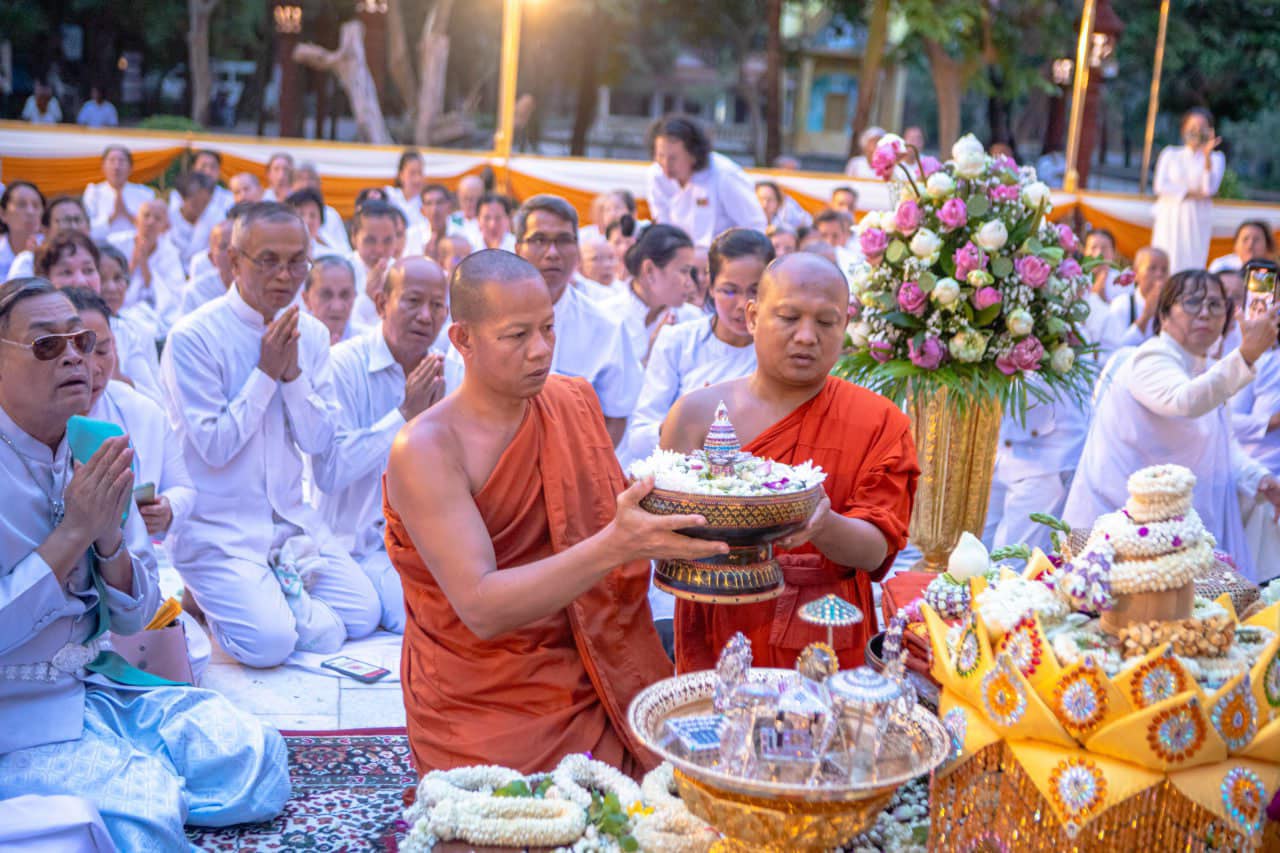 បទយកការណ៍៖ បុណ្យវិសាខបូជា ឆ្នាំ២០២៤នេះ ប្រារព្ធឡើងយ៉ាងឱឡារិក ប្រកបដោយចិត្តជ្រះថ្លារបស់ពុទ្ធសាសនិក