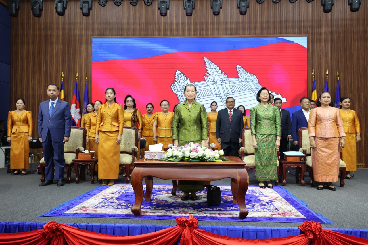 The Cambodian Women's Association for Peace and Development, Ministry of Information, is strongly committed to maintaining internal unity and close cooperation