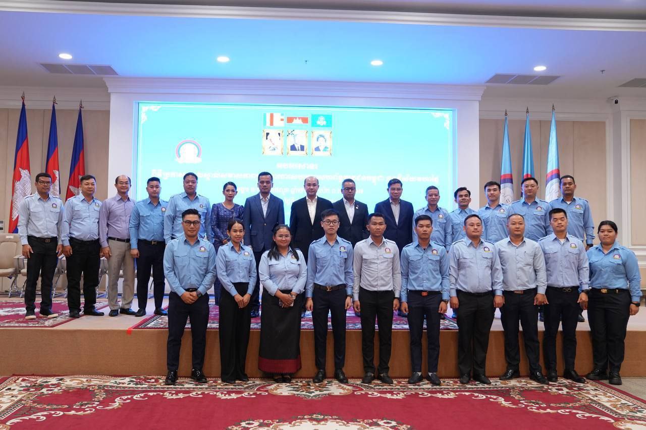 Members of the working group of the Union of Youth Federation of Cambodia in the Ministry of Interior have officially accredited by the President of the Union