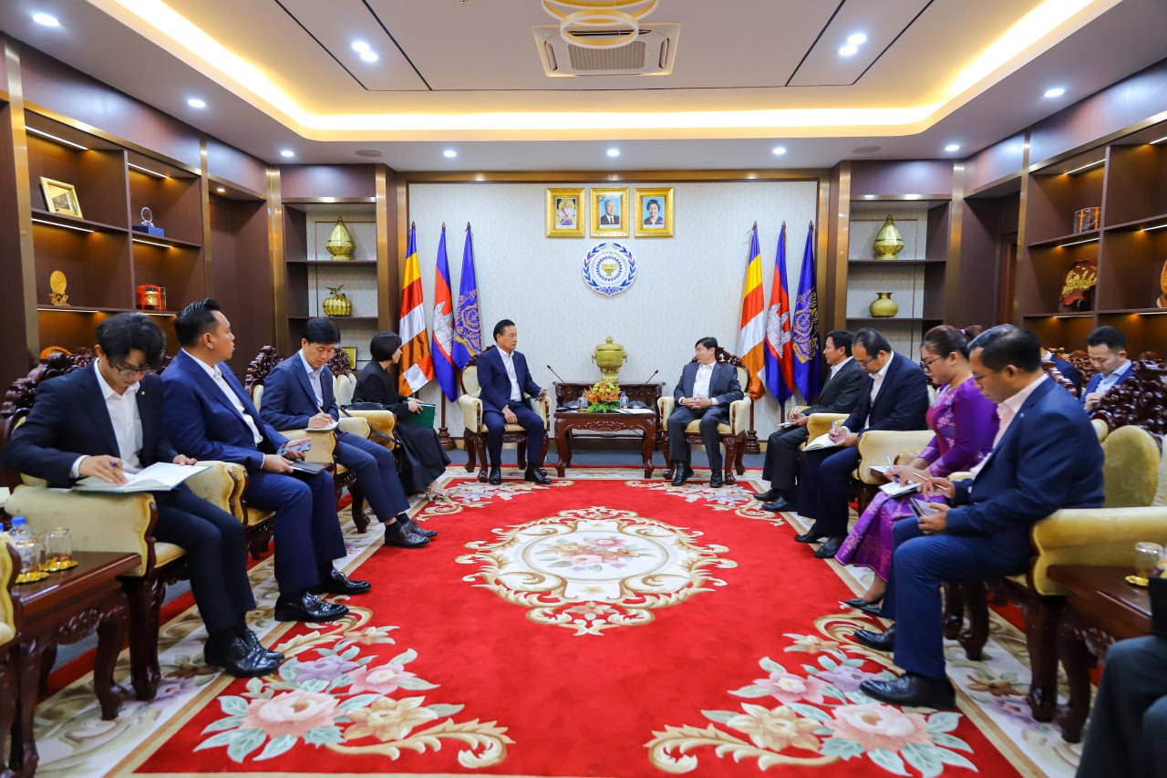 Minister of Labor and Vocational Training encourages Korean Boo Young company to accept Cambodian students and trainees for internships and trainings