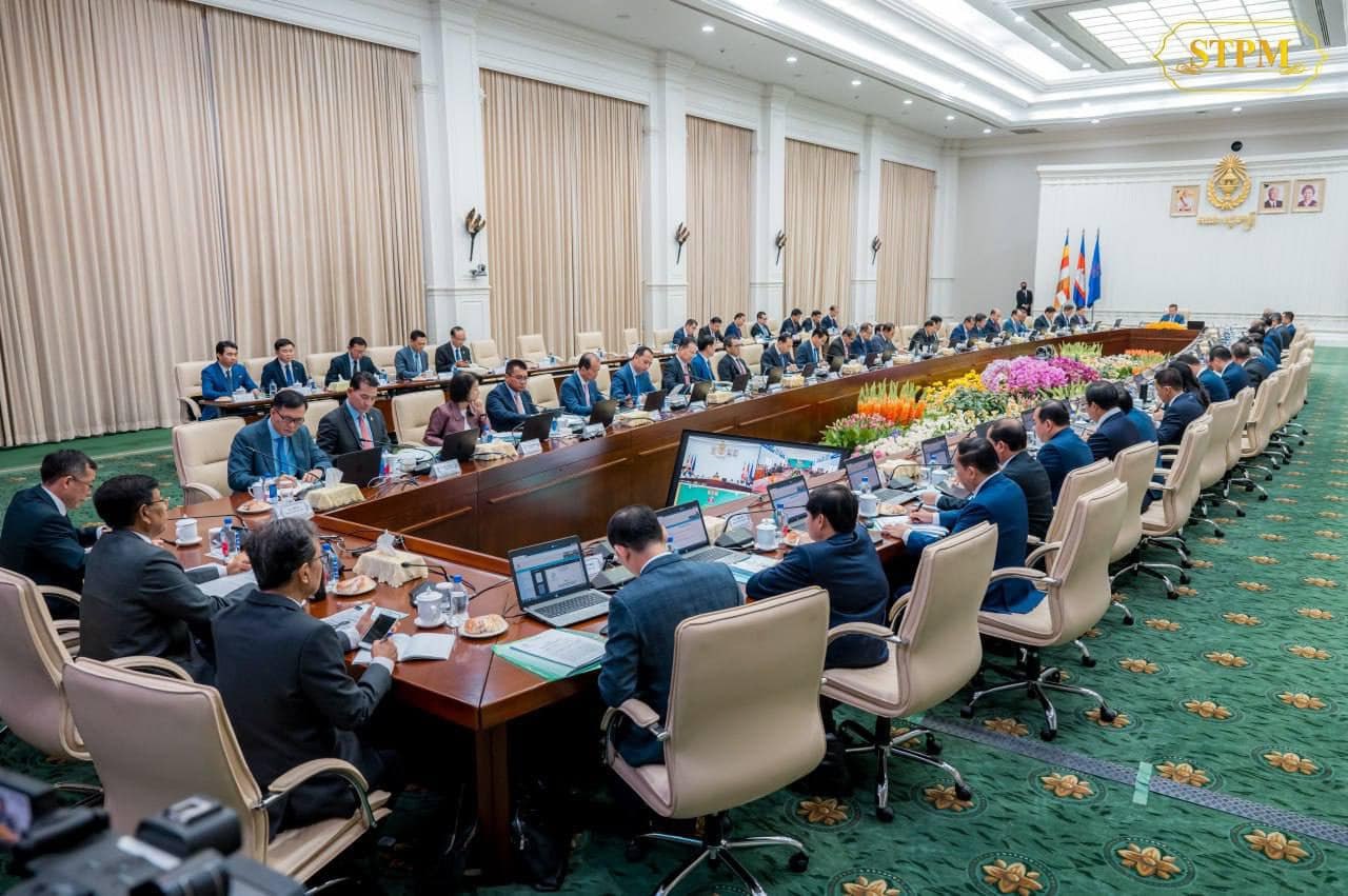 Cambodian Prime Minister Chairs a Cabinet Meeting