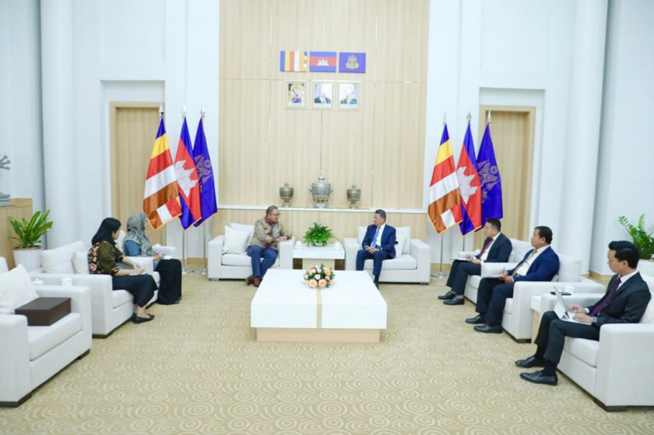 Cambodia is ready to cooperate to promote investment between Cambodia and Indonesia to be better