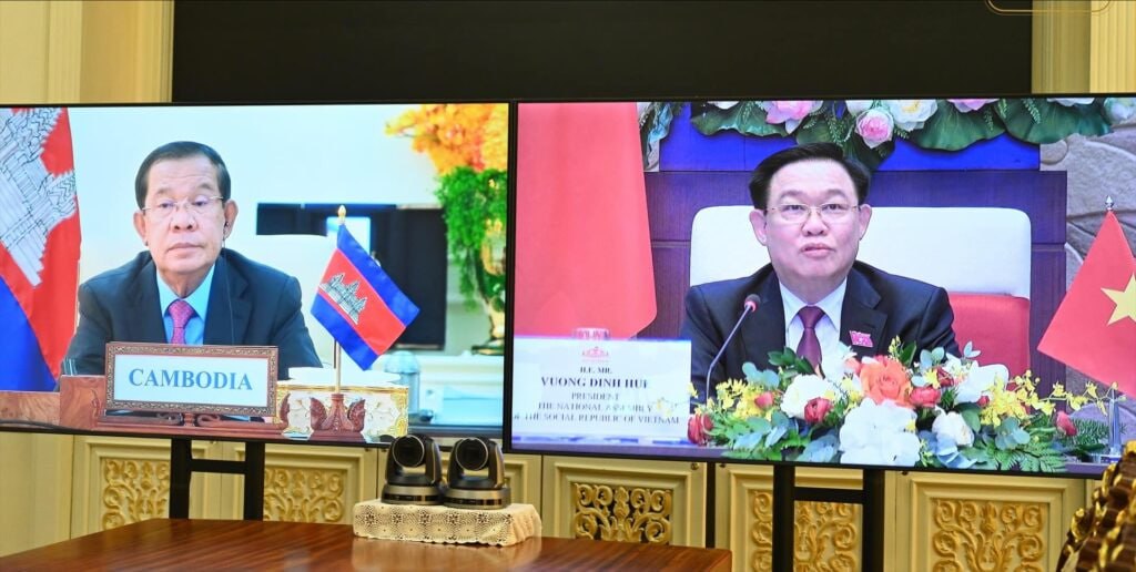 Samdech Techo Hun Sen tells the President of the National Assembly of Vietnam about his two priority goals as the President of the Senate