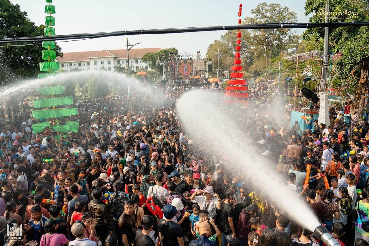 Over 1 Million people flock to the northwestern province of Siem Reap during the 4 days of the Khmer New Year celebration