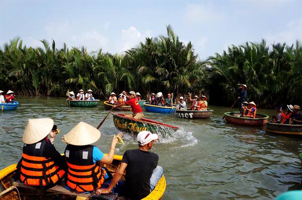 ប្រទេសវៀតណាមមើលឃើញថា ក្នុងខែមករា ដល់ខែមេសា ការមកដល់របស់ភ្ញៀវបរទេសខ្ពស់ជាងកម្រិតមុនមានជំងឺរាតត្បាត