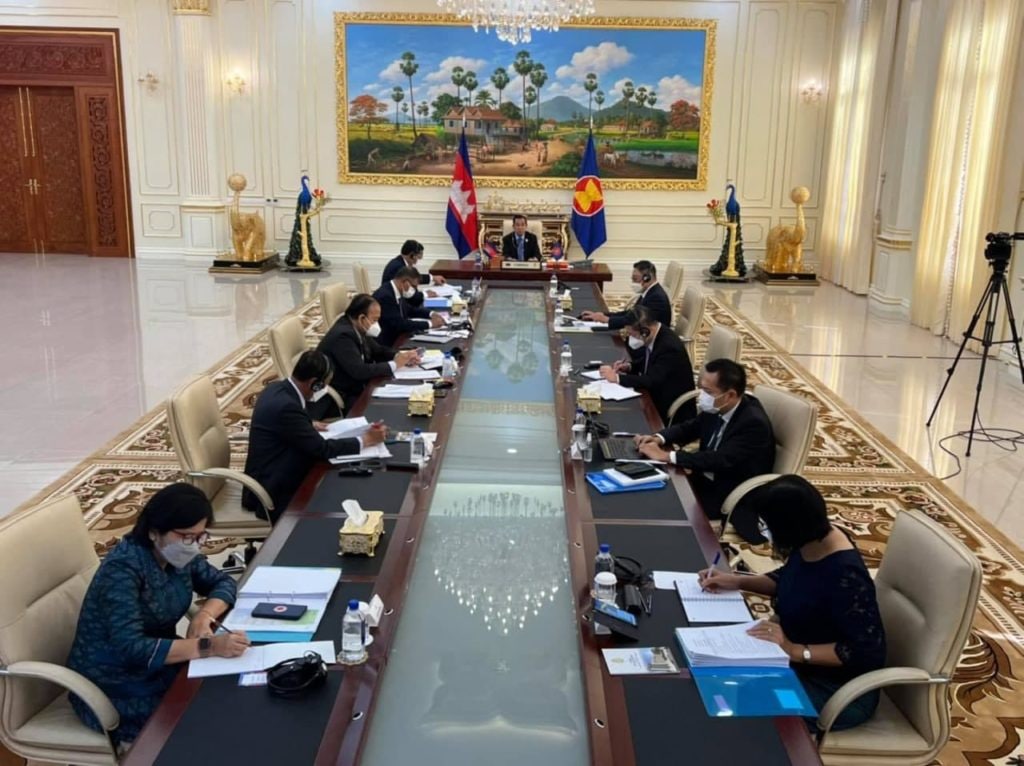 Cambodian Premier Participates in Virtual ASEAN Summit and Related Summits from October 26 to 28