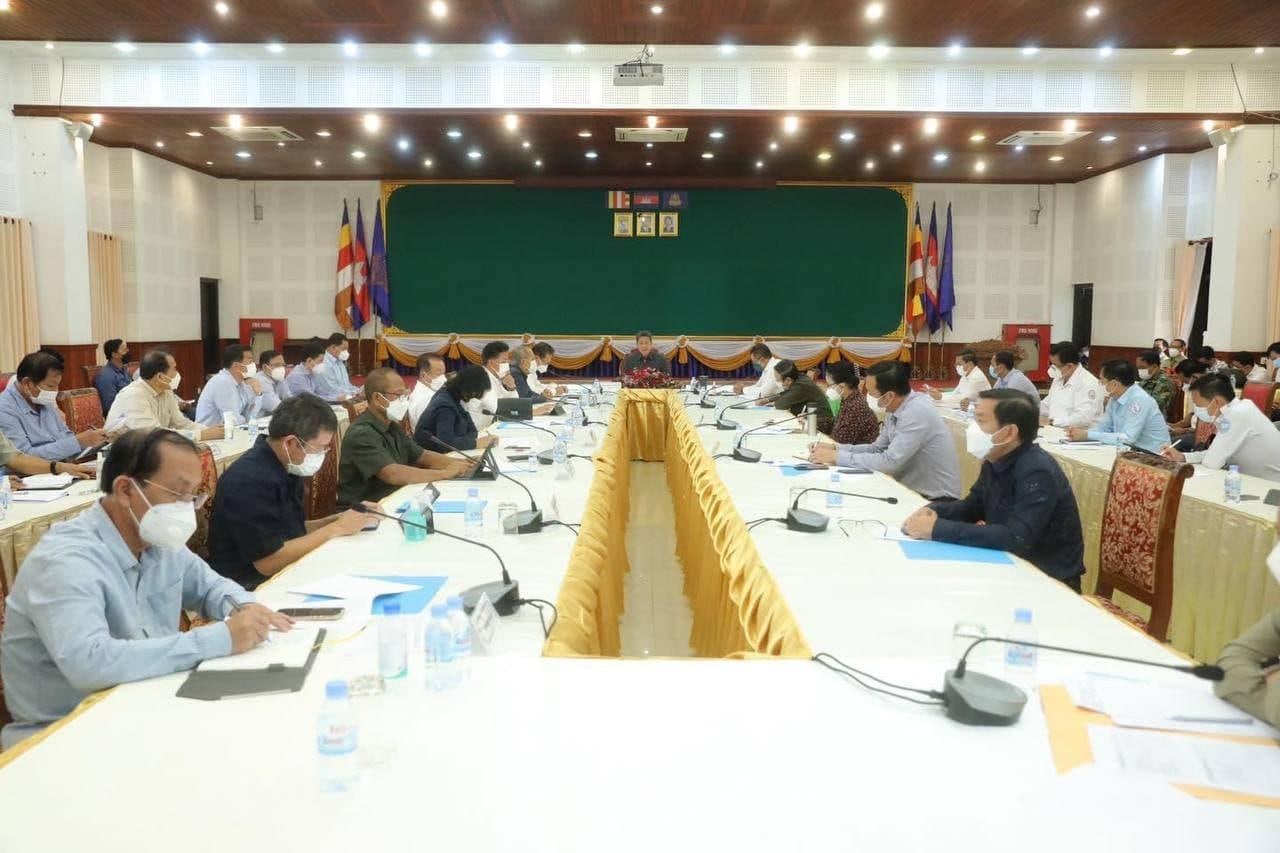 Senior Minister Sun Chanthol Chairs a Meeting to Find Solutions to the Challenges of the 38-Road Project in Siem Reap
