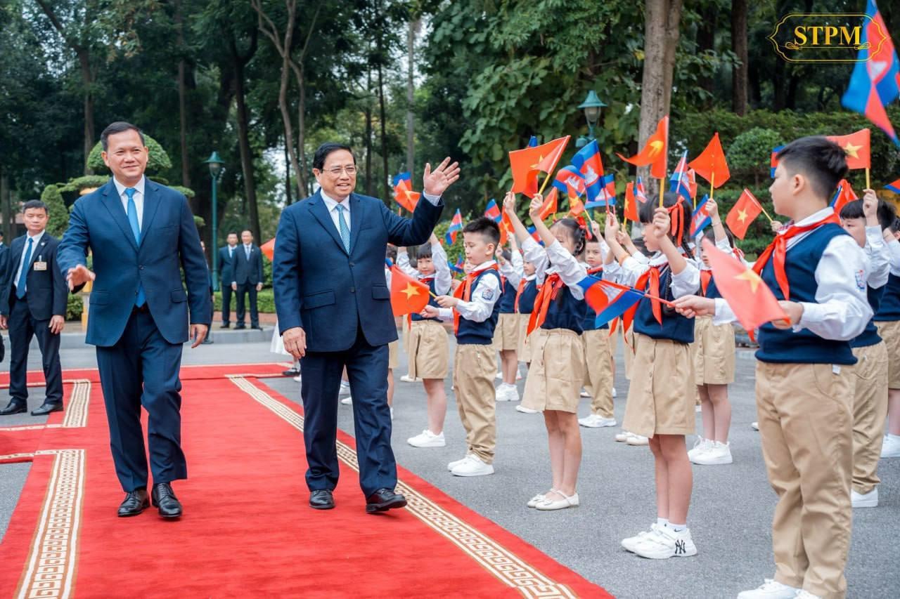 Vietnamese Prime Minister congratulates Samdech Hun Manet on his election as Vice President of the Cambodian People's Party