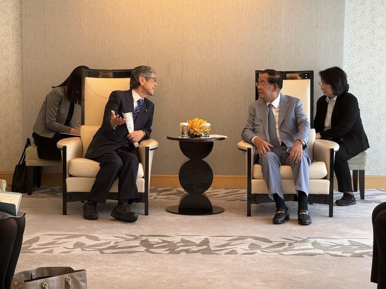 Samdech Techo Hun Sen meets with former Minister of Foreign Affairs of Japan