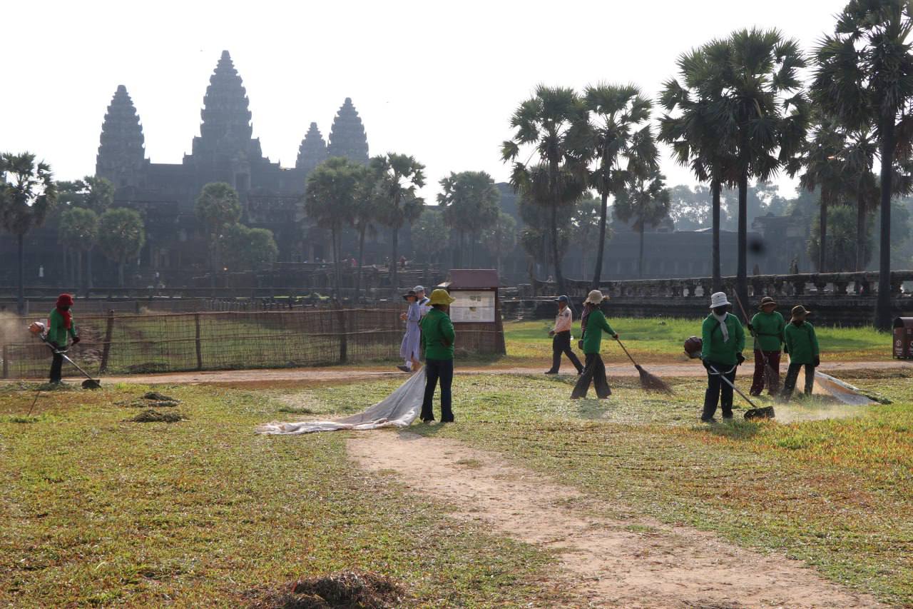 ក្រុមការងារសម្អាតបរិស្ថានអាជ្ញាធរជាតិអប្សរា តែងយកចិត្តទុកដាក់ជាប្រចាំ