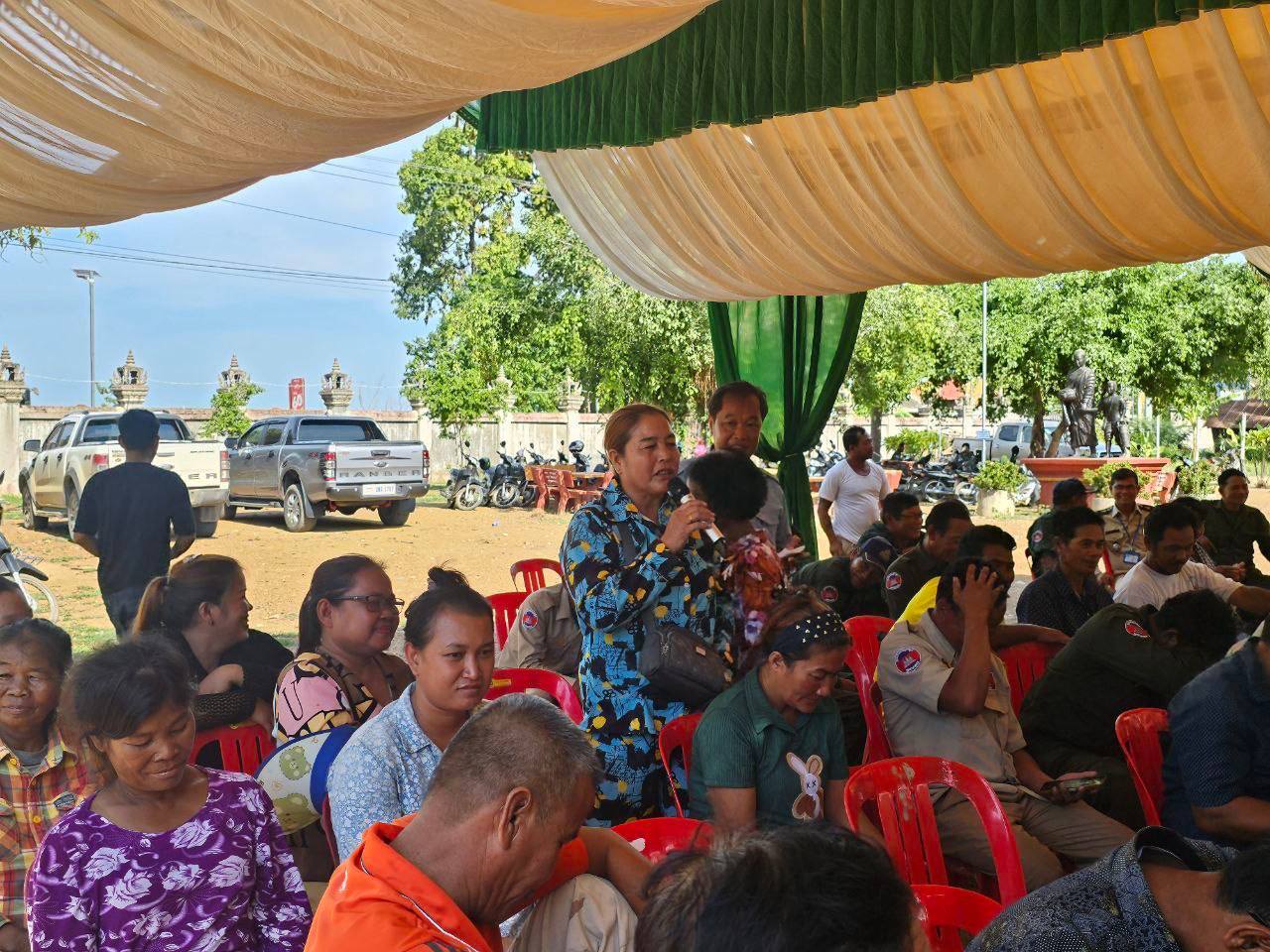 ឯកឧត្តម សុខ ចាន់ភក្តី តំណាង ឯកឧត្តម នេត្រ ភក្ត្រា រដ្ឋមន្ត្រីក្រសួងព័ត៌មាន ចុះធ្វើវេទិកាសារធារណៈក្នុងឃុំបុសលាវ ស្រុកចិត្របុរី
