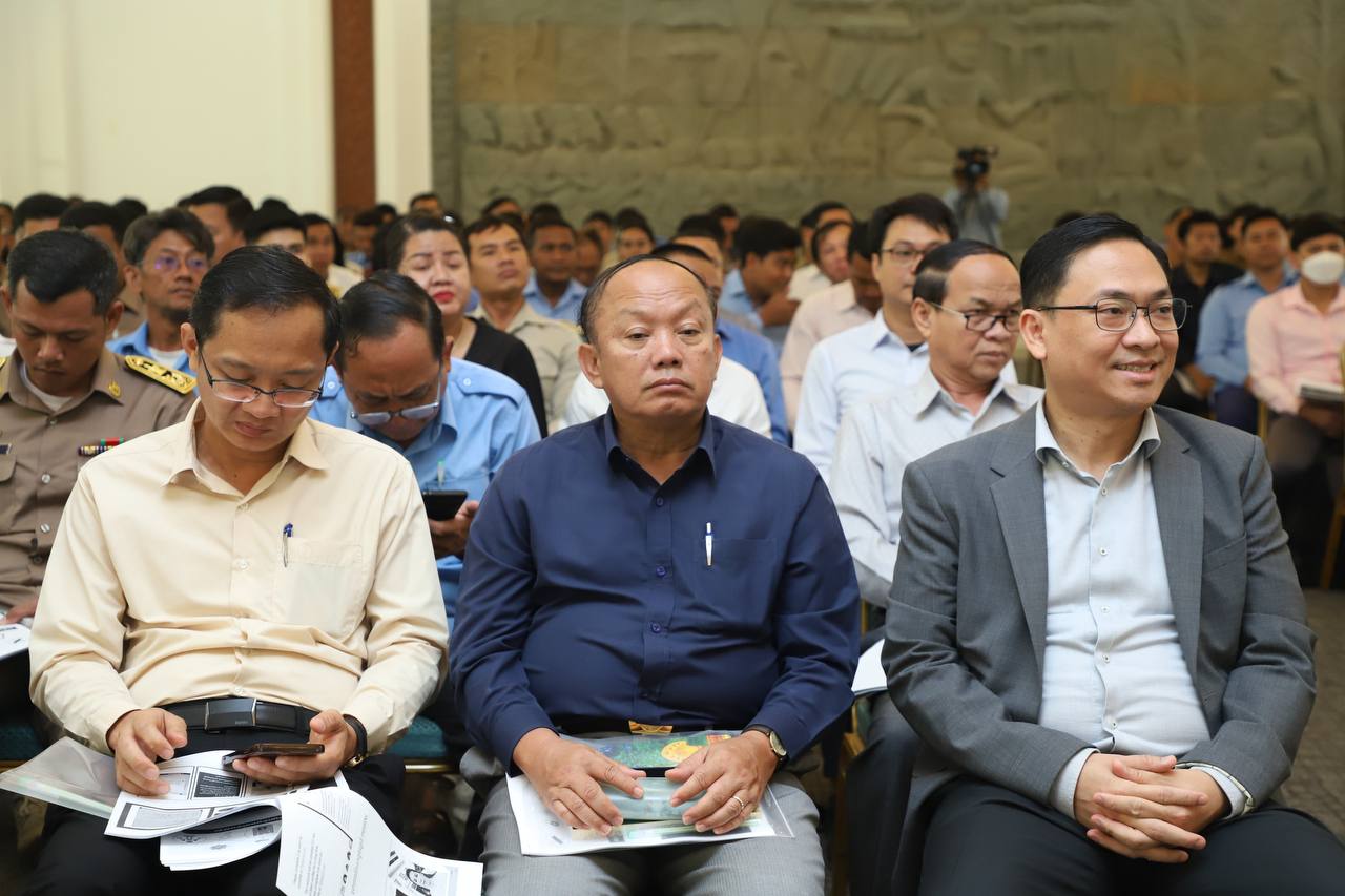 លោក កើត ឆែ៖ ជាមន្ត្រីបំរើពលរដ្ឋ ត្រូវចេះដឹងអំពីឌីជីថលដែលអាចការពារខ្លួនឯង បងប្អូនជុំវិញខ្លួន និងការពារពលរដ្ឋនៅក្នុងមូលដ្ឋានរបស់យើងបាន