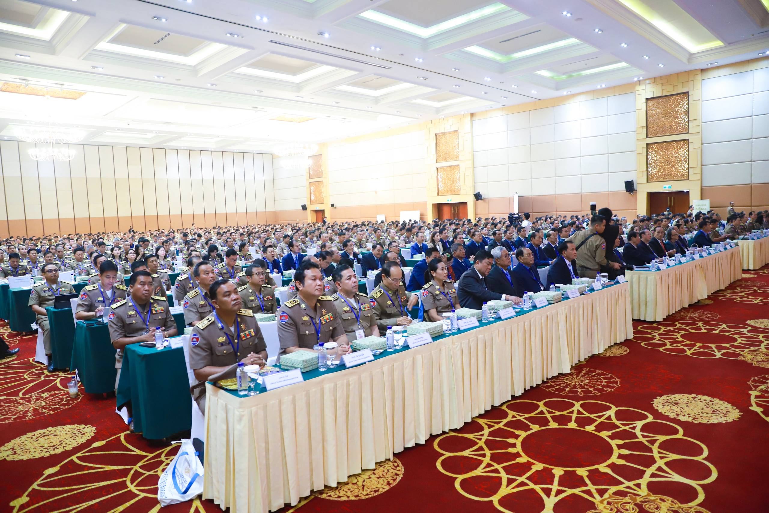 ឯកឧត្តម ឃួង ស្រេង៖ ឆ្នាំ២០២៥ សមត្ថកិច្ច អនុវត្តការងារបានល្អ ជាពិសេស ទប់ស្កាត់បទល្មើសមានការថយចុះ បង្ក្រាបការឆបោកតាមប្រព័ន្ធបច្ចេកវិទ្យាបានជាង៤០ករណី