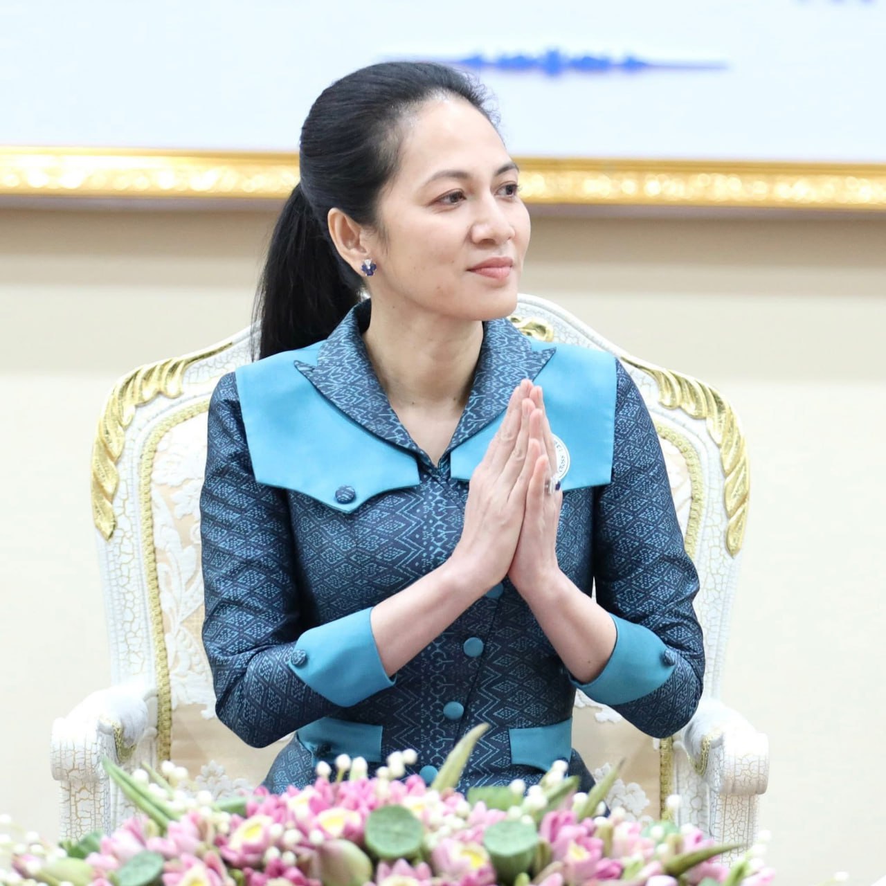 លោកជំទាវបណ្ឌិត ពេជ ចន្ទមុន្នី ៖ បុគ្គលិកកាកបាទក្រហមជម្នះការលំបាកជួយជនភៀសសឹក គ្រួសារយុទ្ធជនរបួស និងពលី